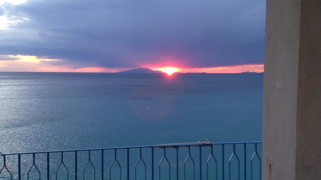 terrazza metese Apartman Meta Kültér fotó